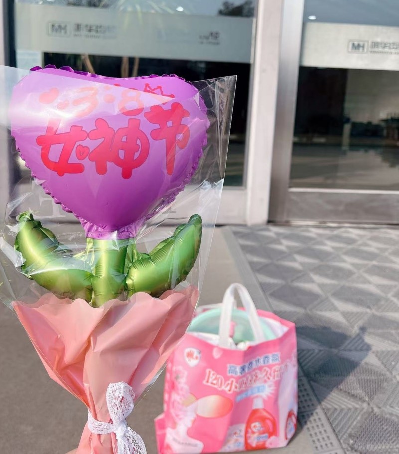 Wenling Minghua Gear отдает дань уважения «ее силе»: трудящиеся женщины расцветают блеском и сияют женским очарованием